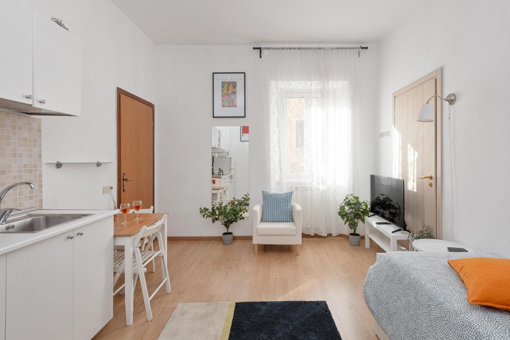 Central Little Basic Apartment Rome Luaran gambar